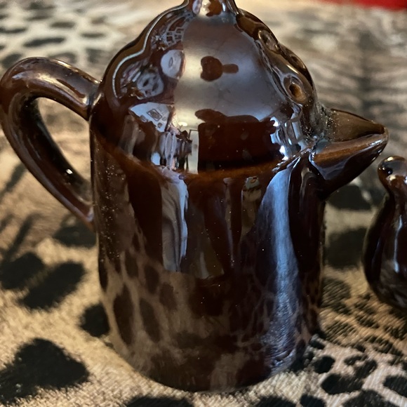 Redware Coffee Pot and Teapot Salt & Pepper Shakers - Picture 4 of 7